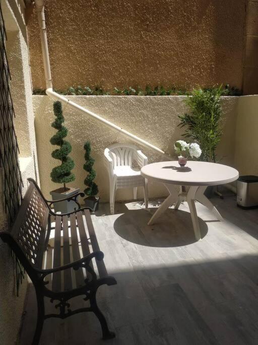 A L'Ombre De La Cathedrale Apartment Narbonne Ngoại thất bức ảnh